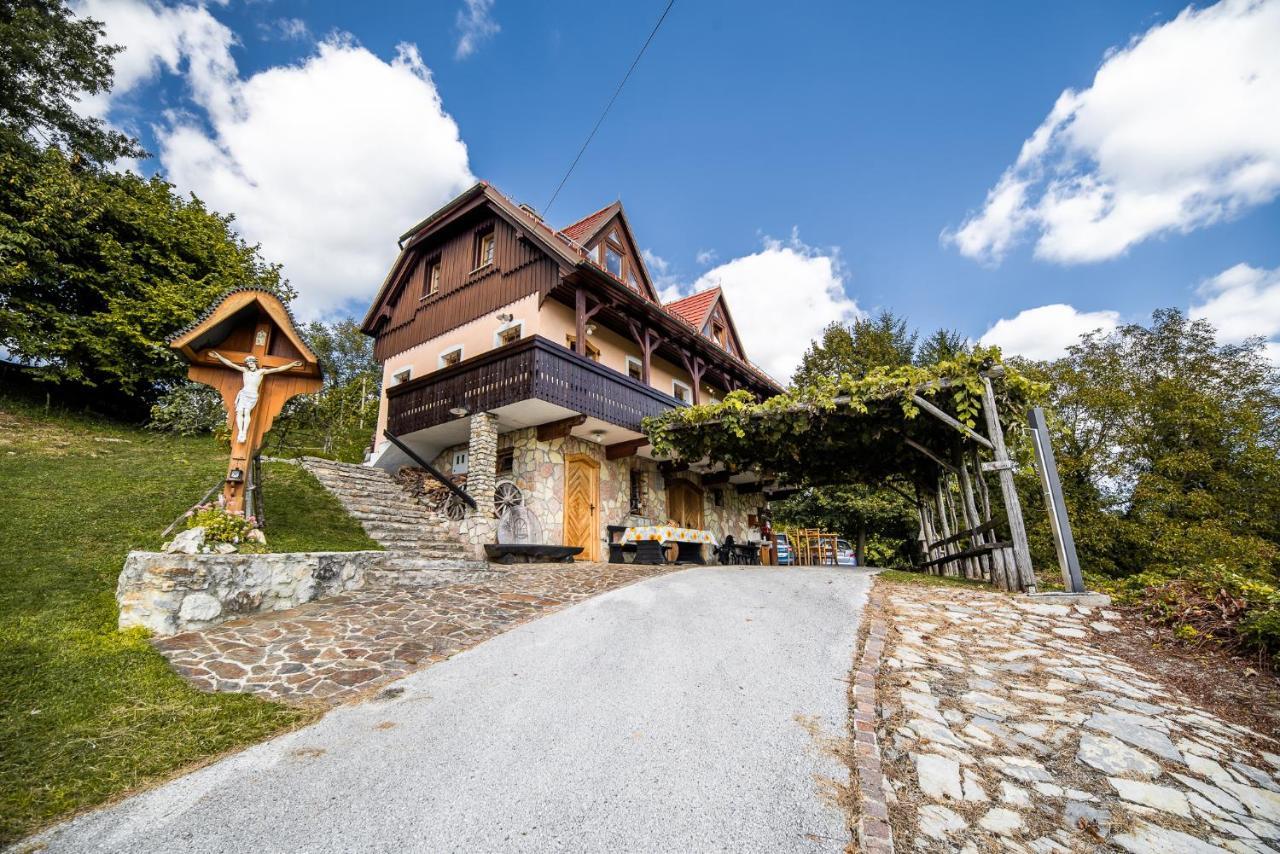 Authentic Countryside Villa With Hot Tub Veliki Kamen Екстериор снимка